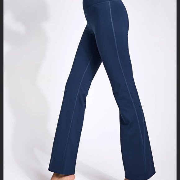 Girlfriend Collective Compressive Flare Leggings-MOSS Size Small (NWT) - Picture 2 of 11